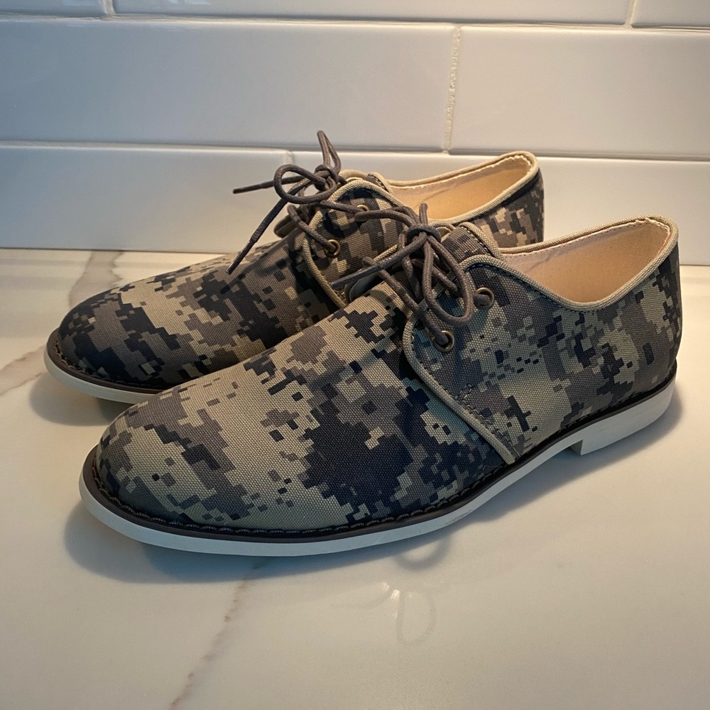 Genetic surplus Pixel Camo shoes size 9.5